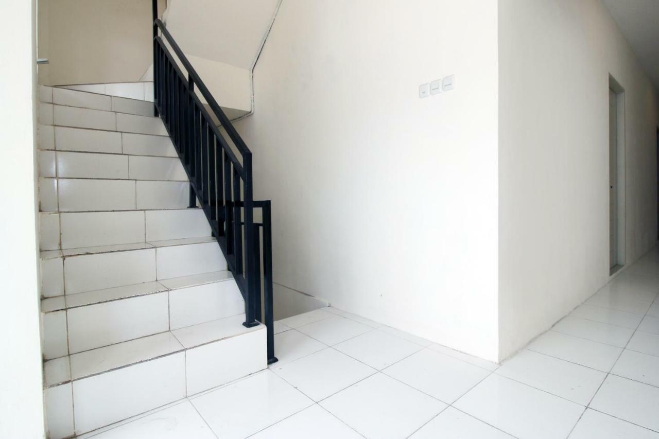 Kamar Keluarga Kampung Bali III Hostel Jakarta Buitenkant foto
