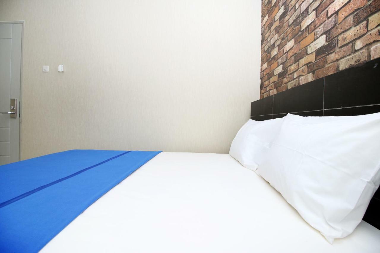 Kamar Keluarga Kampung Bali III Hostel Jakarta Buitenkant foto